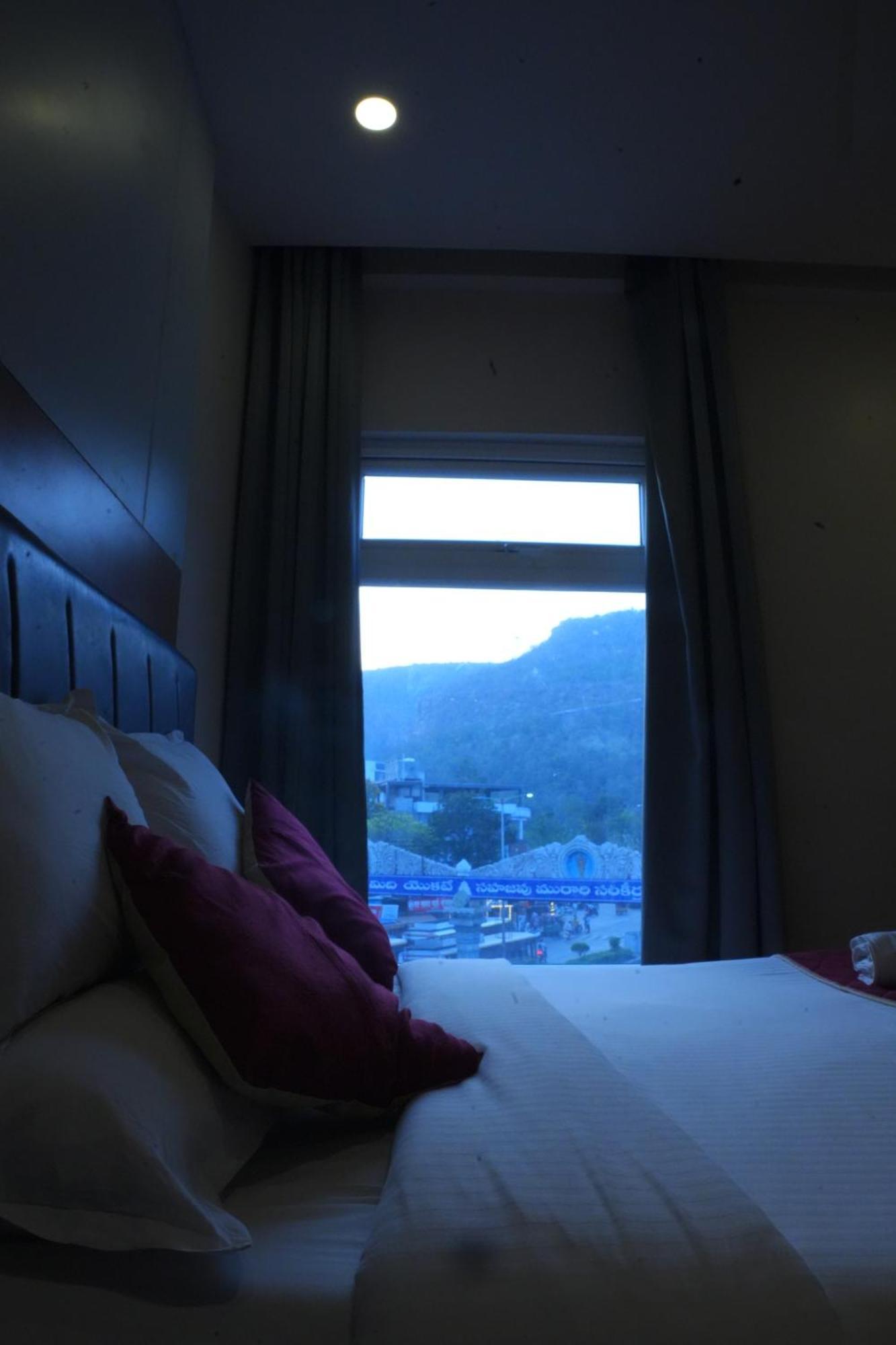 Kvp Golden Inn Tirupati Exterior foto